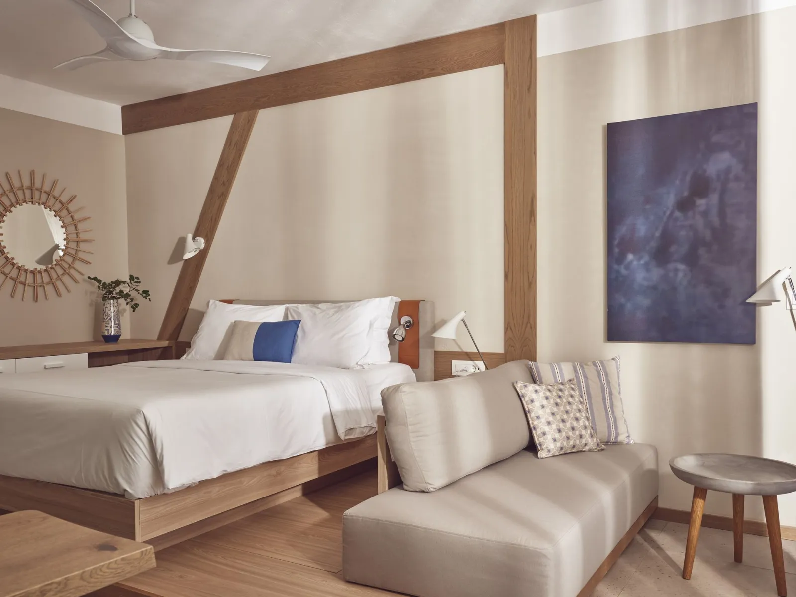 Sapphire Zen Suite with outdoor jacuzzi