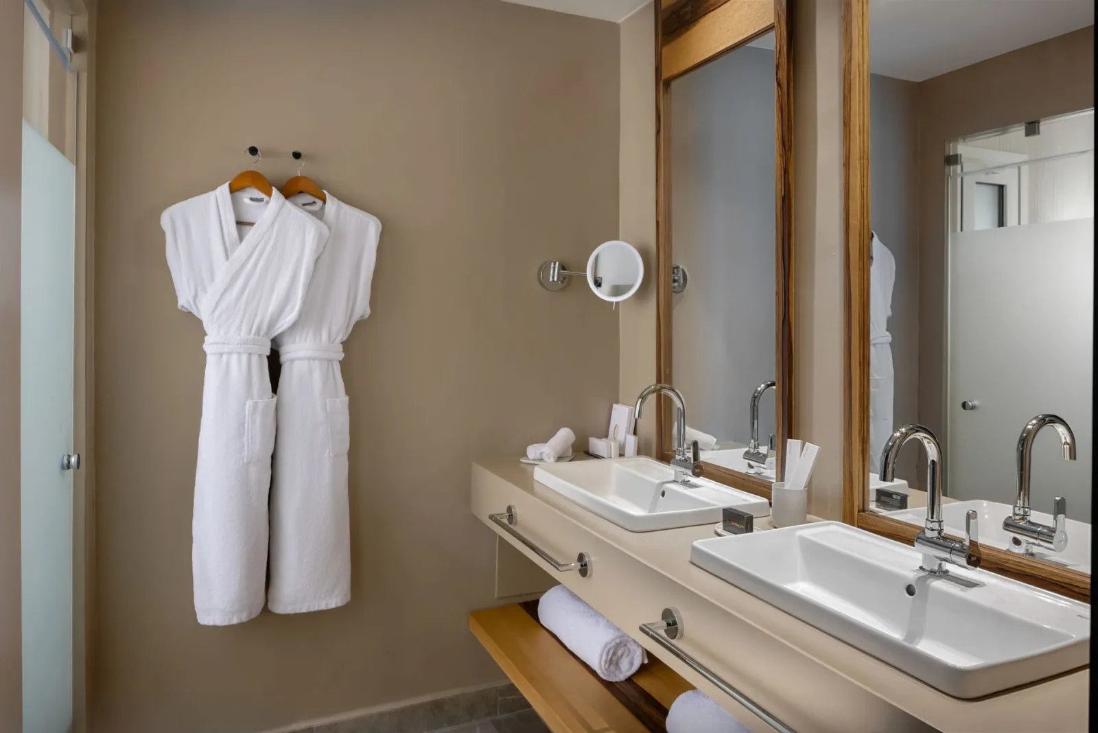Sapphire Cozy Suite with individual pool