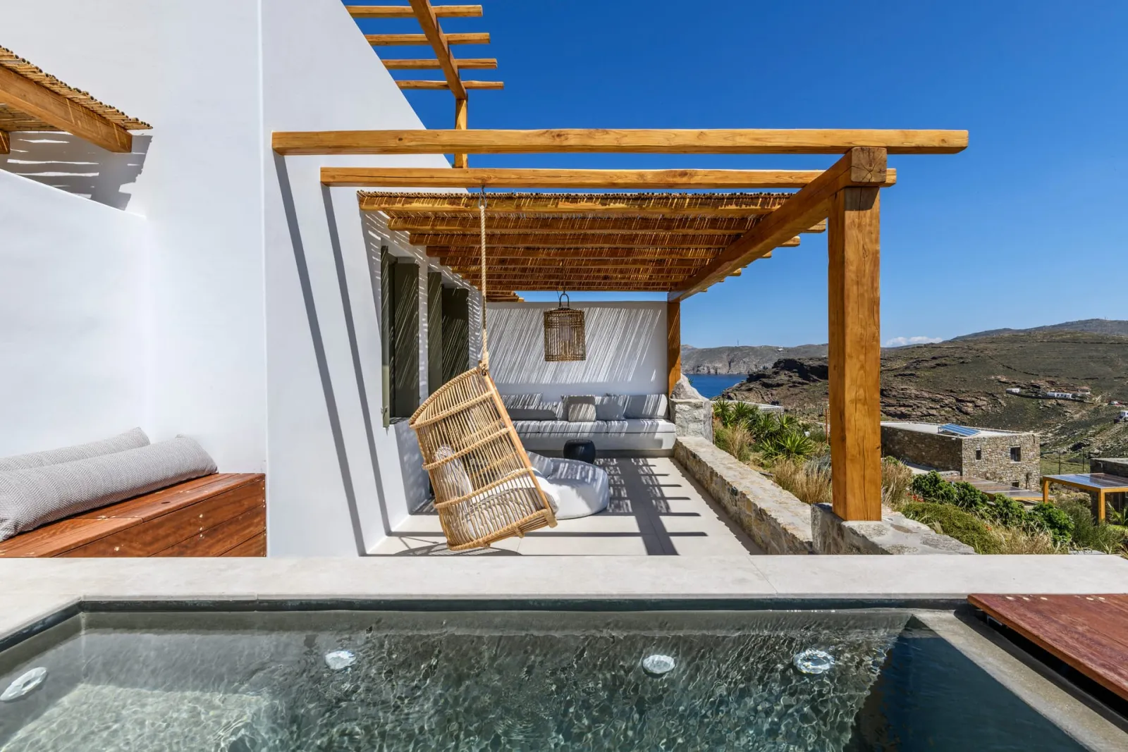 Rock Suite with Jacuzzi