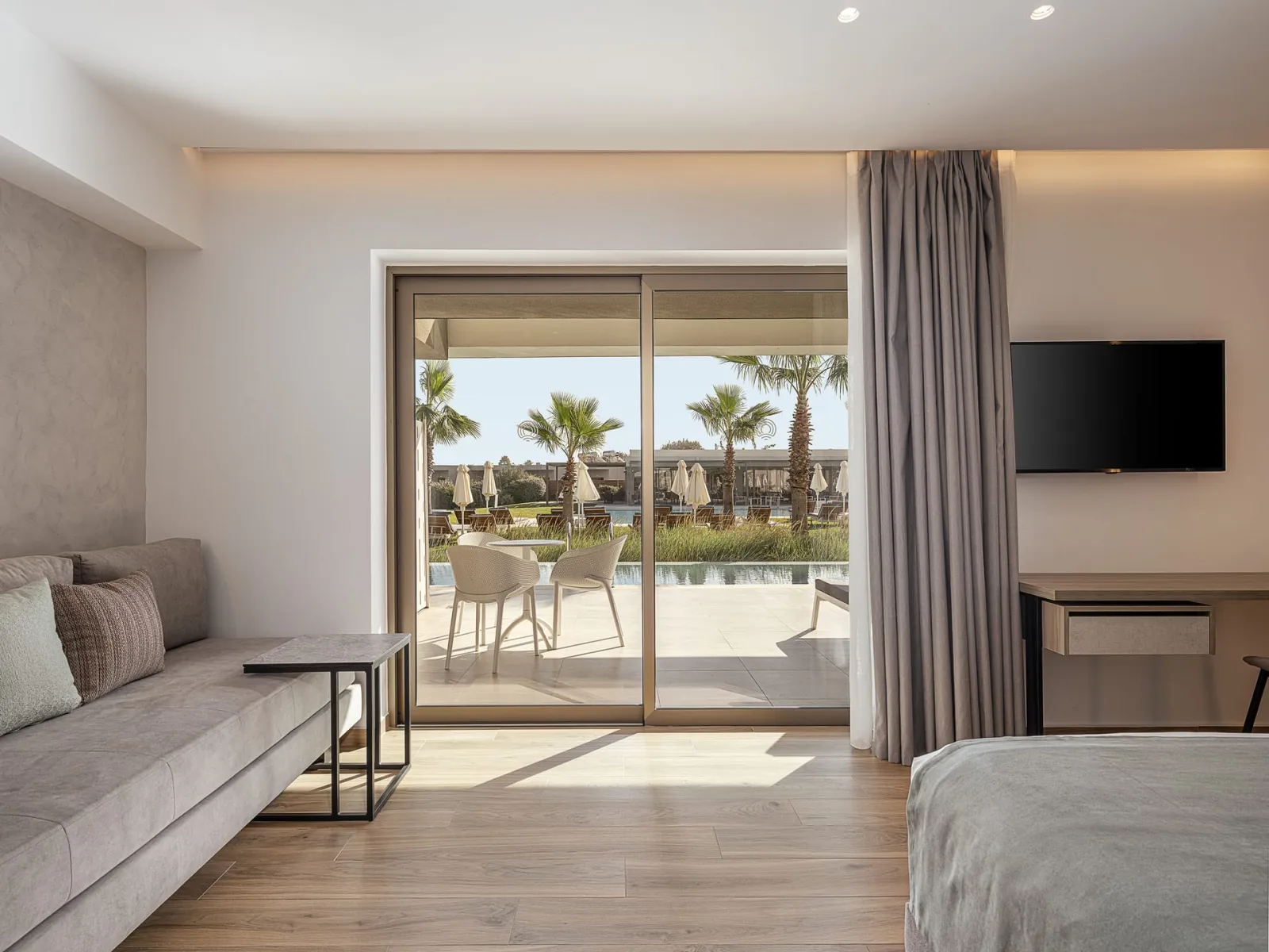 Superior Room Swim-Up