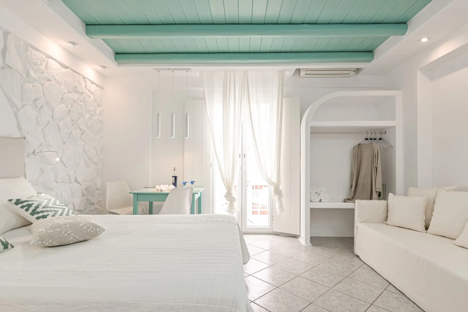Junior Suite (2-3 Adults)