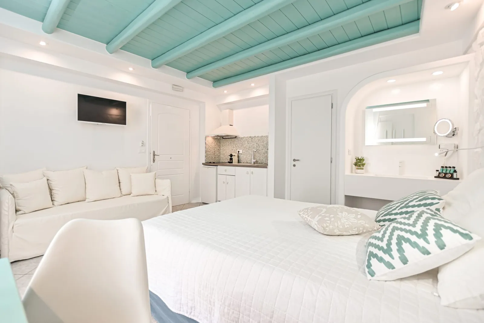Junior Suite (2-3 Adults)