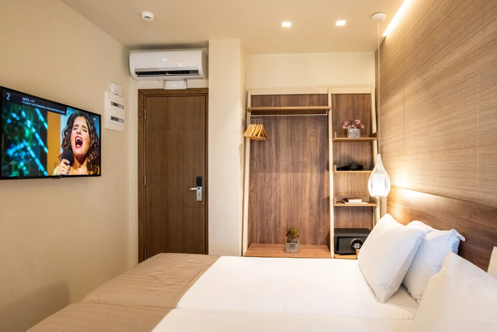 Superior Room with Balcony and City View