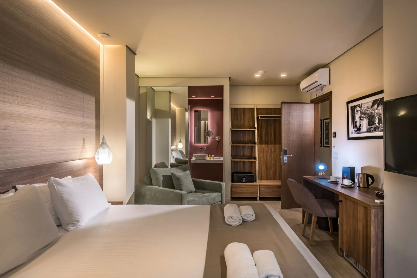 Triple Room with City View