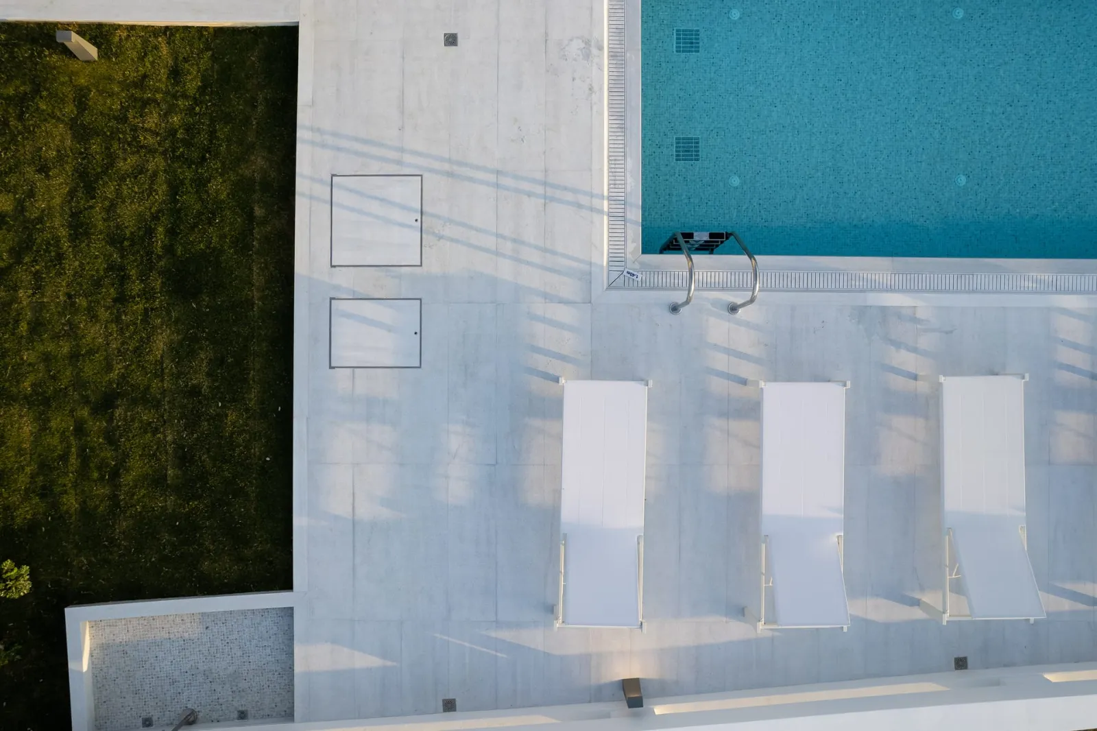 PREMIUM LODGE DAFNI | Garden & Pool View