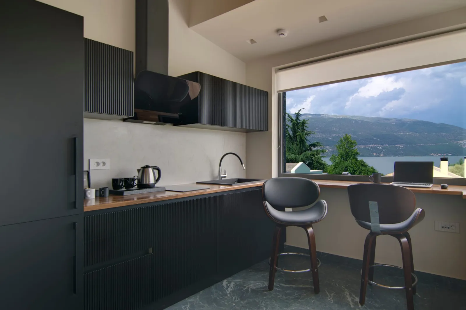 Honeymoon Suite with Outdoor Jacuzzi