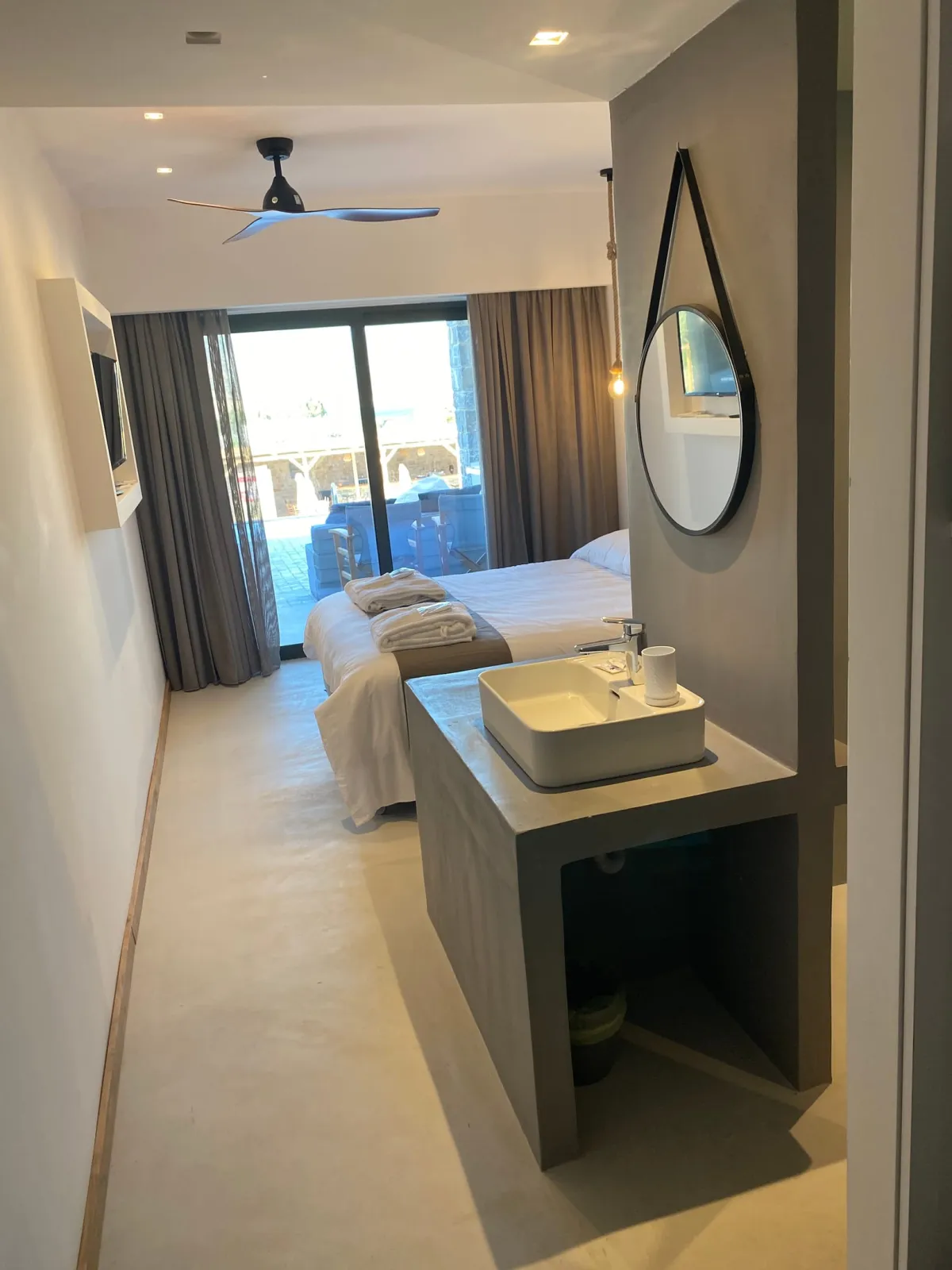 Superior Room with Shared Pool