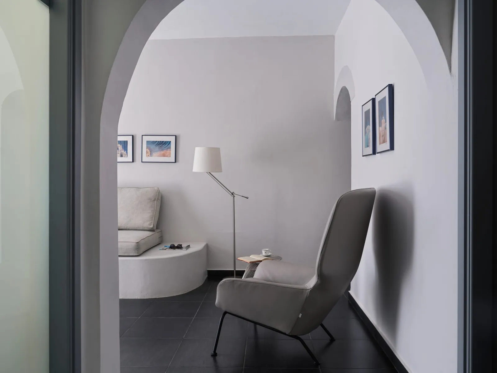 Upper-Level Suite with Sea View for 2