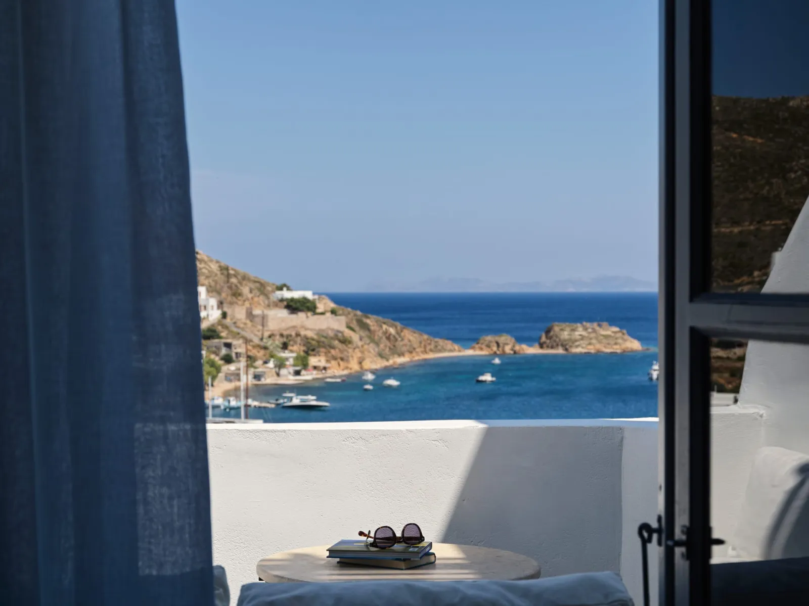 Upper-Level Suite with Sea View for 2