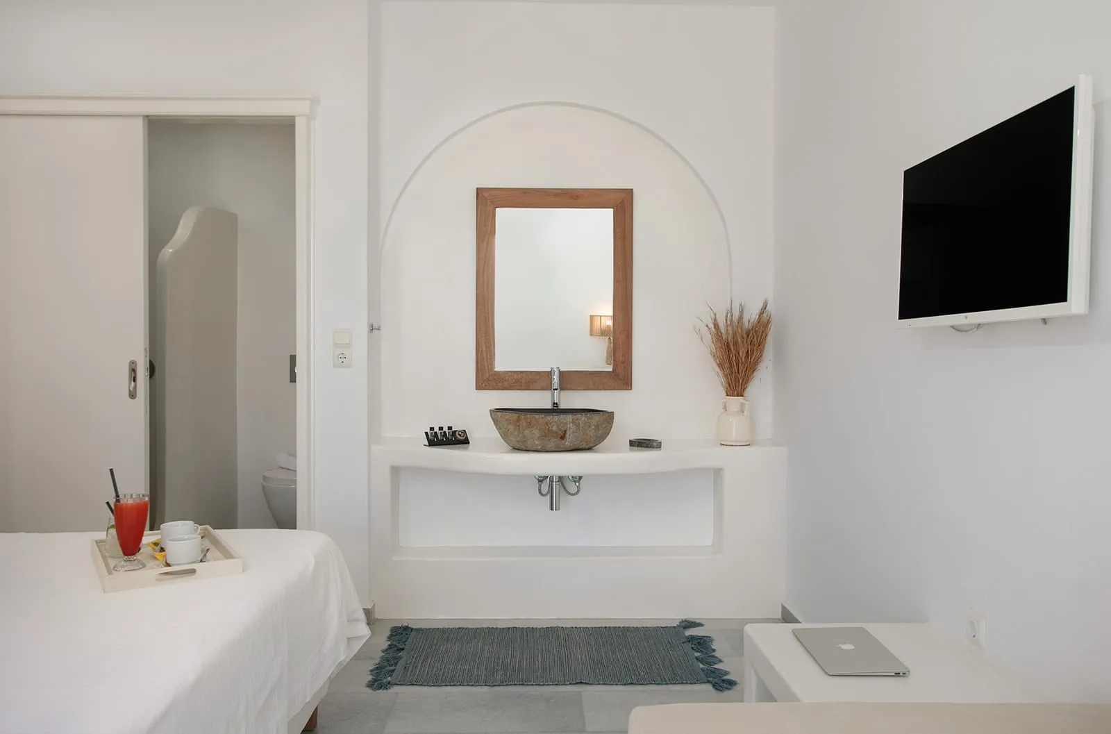 Standard Triple Room on middle (1st) Floor with Balcony Sea View