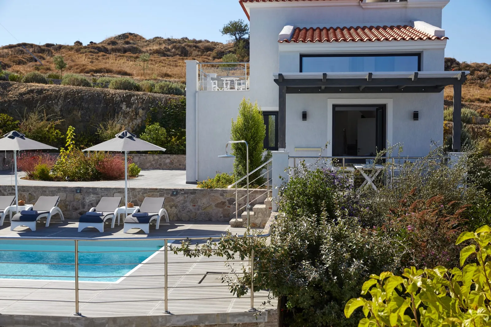 Villa with Private Pool & Sea View