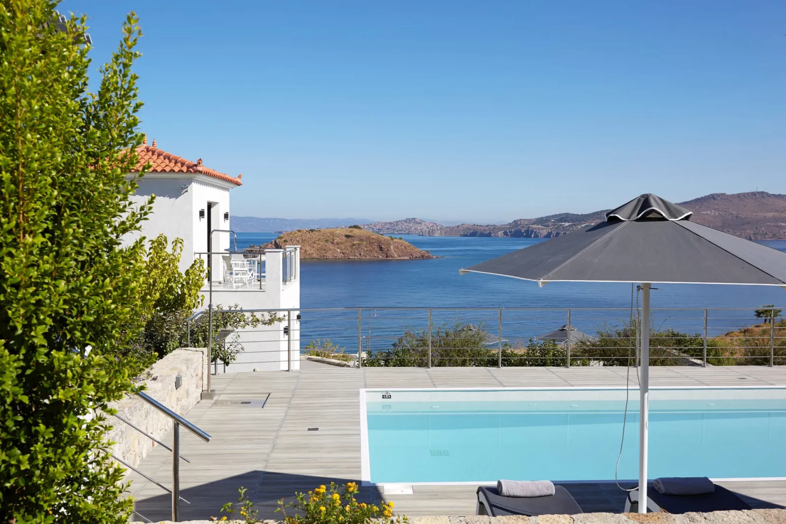 Villa with Private Pool & Sea View