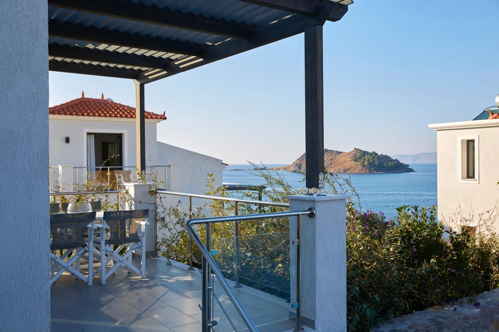 Villa with Private Pool & Sea View