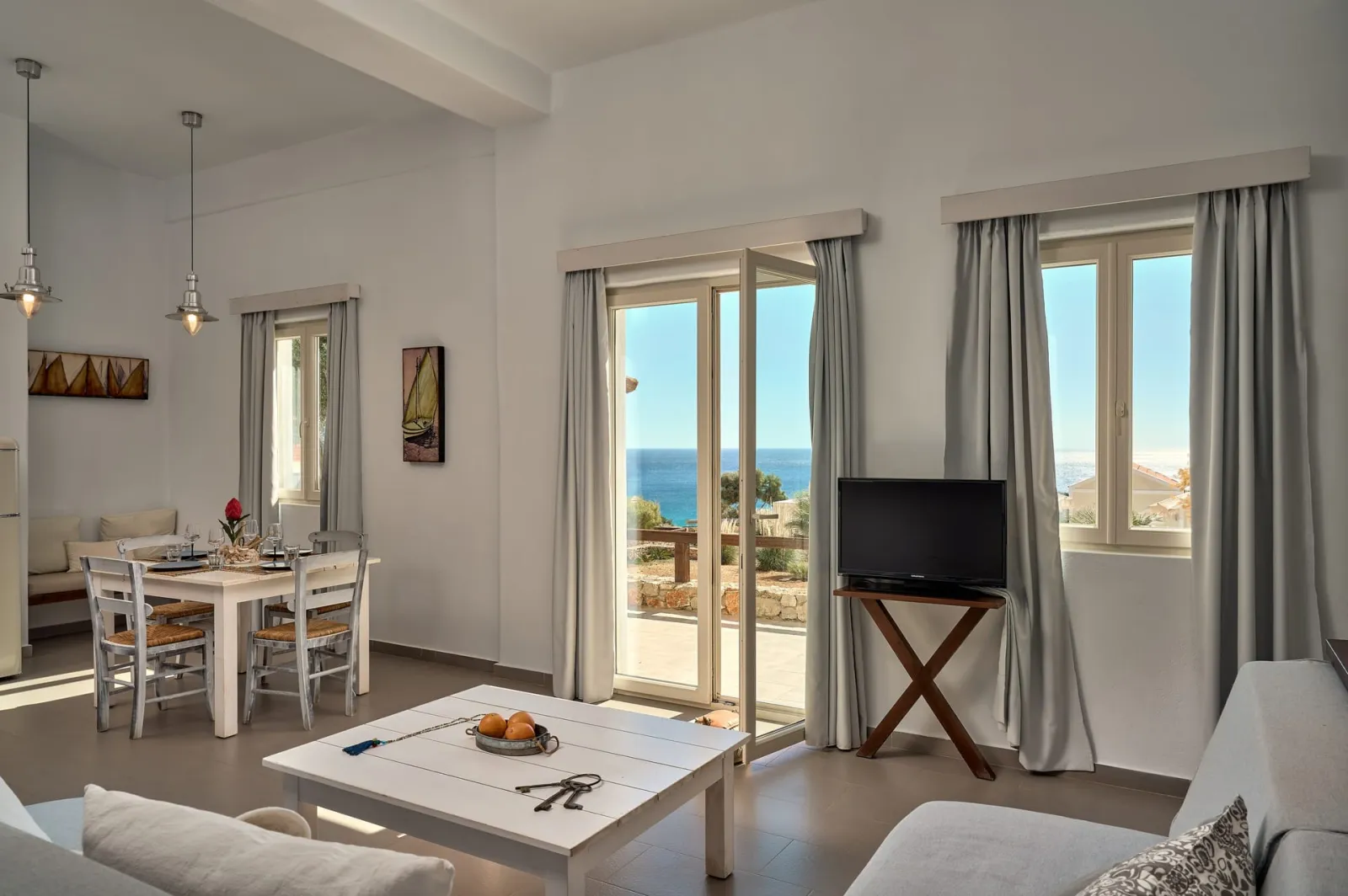 Poolfront Superior Suite with Sea View 50m²