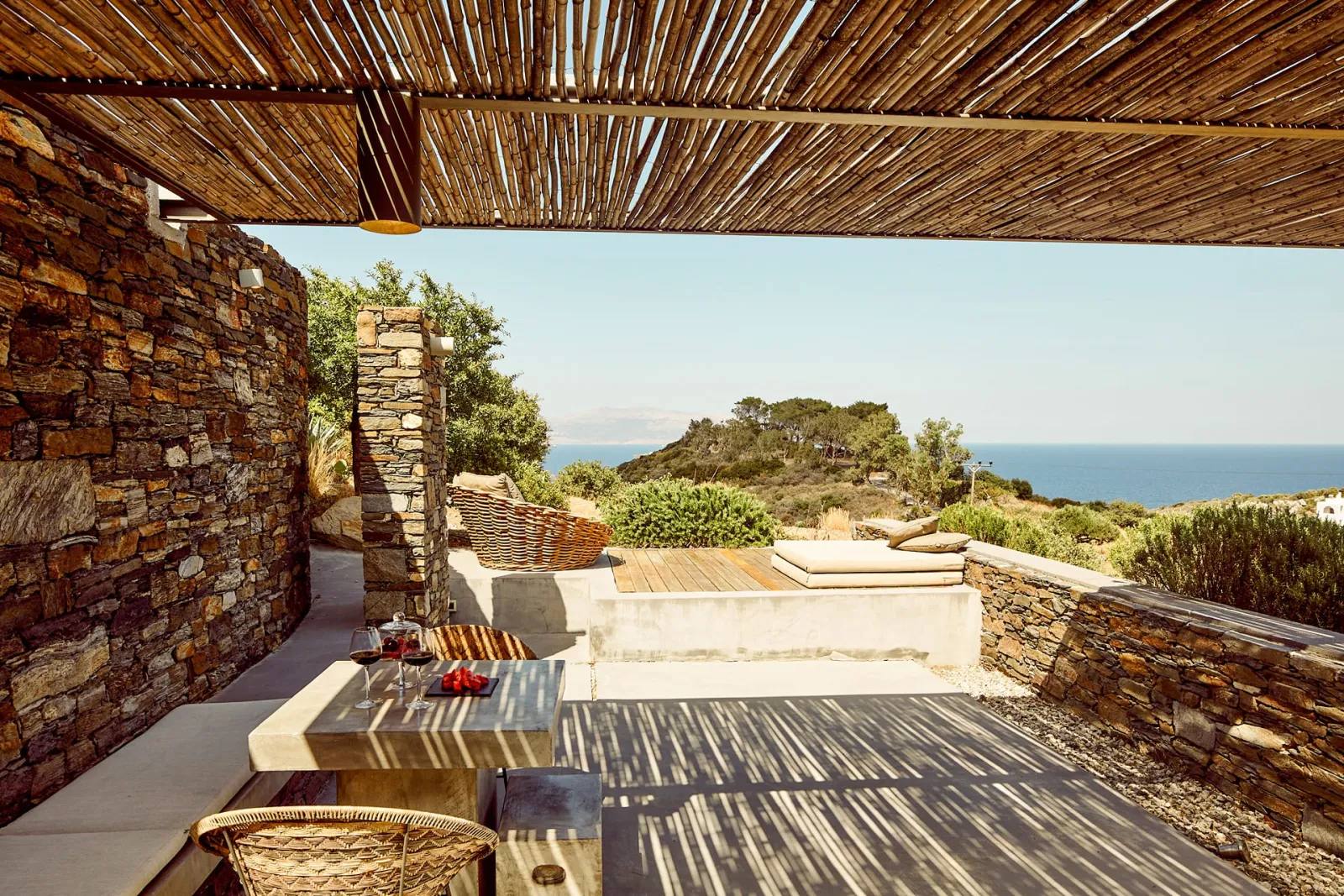 Cozy Retreat with Sea Views