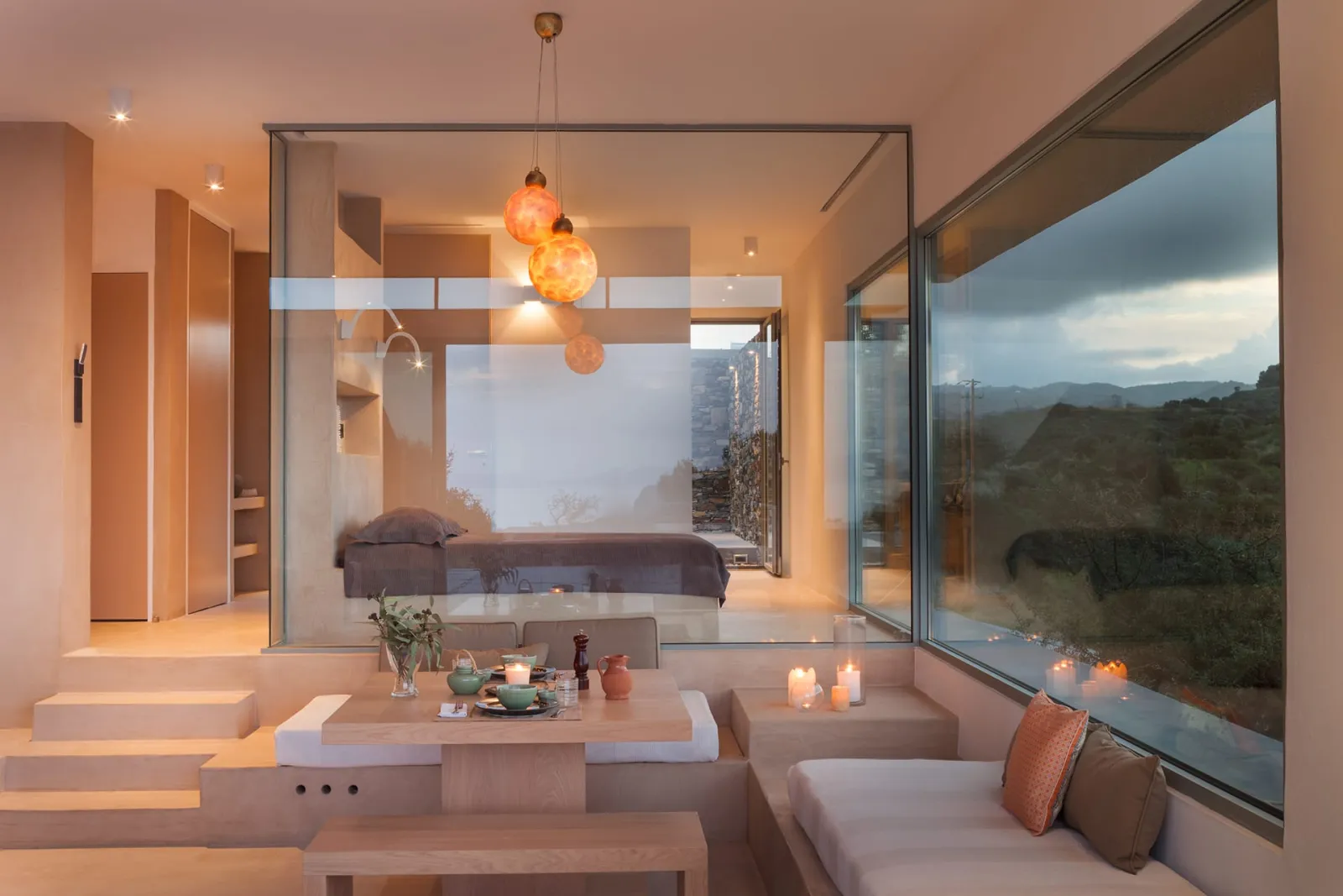 Valley Retreat with courtyard Hot Tub & Sea Views