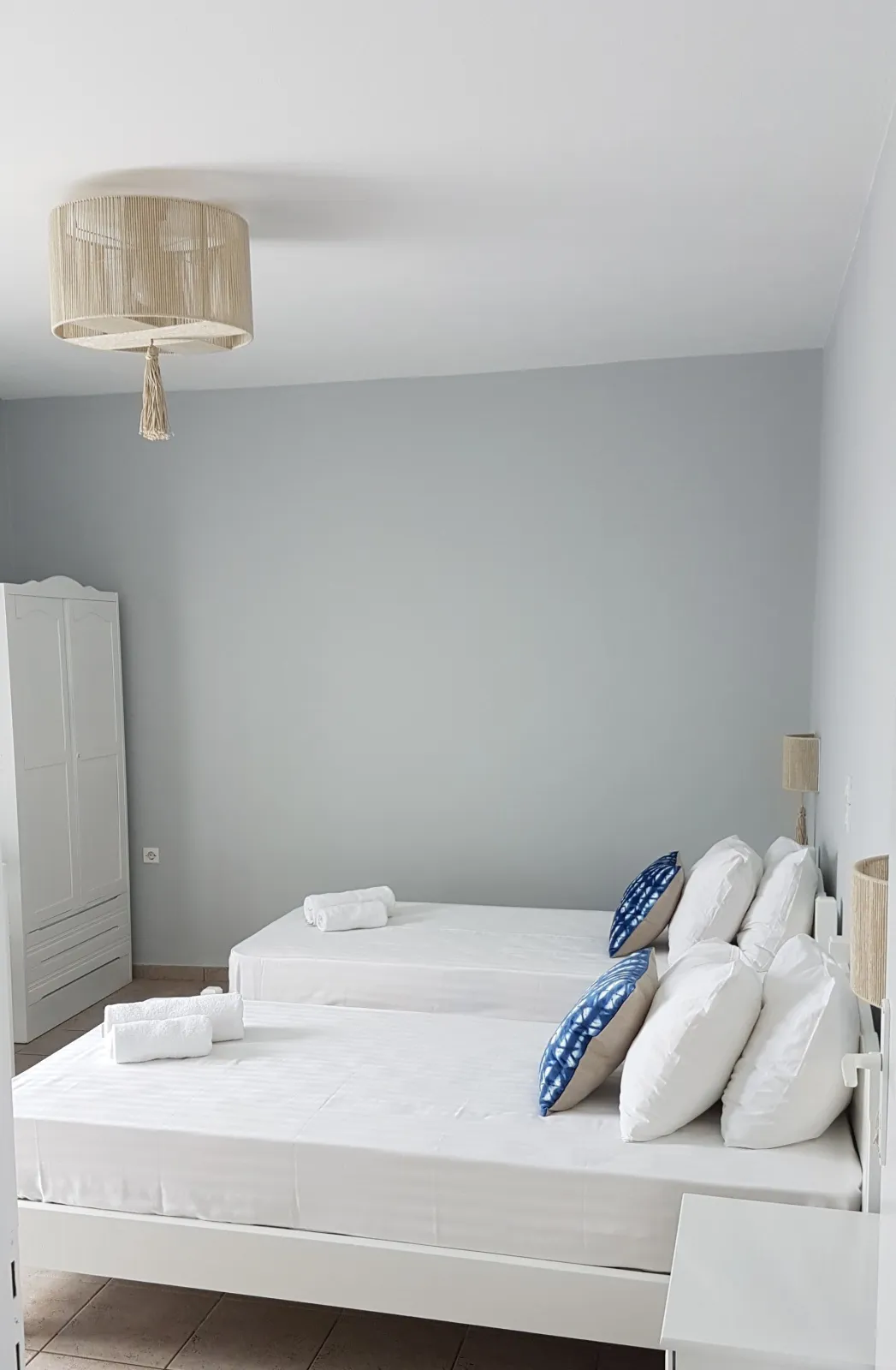 Family Apartment  of 5 guests on Middle Floor with Balcony partial Sea  View
