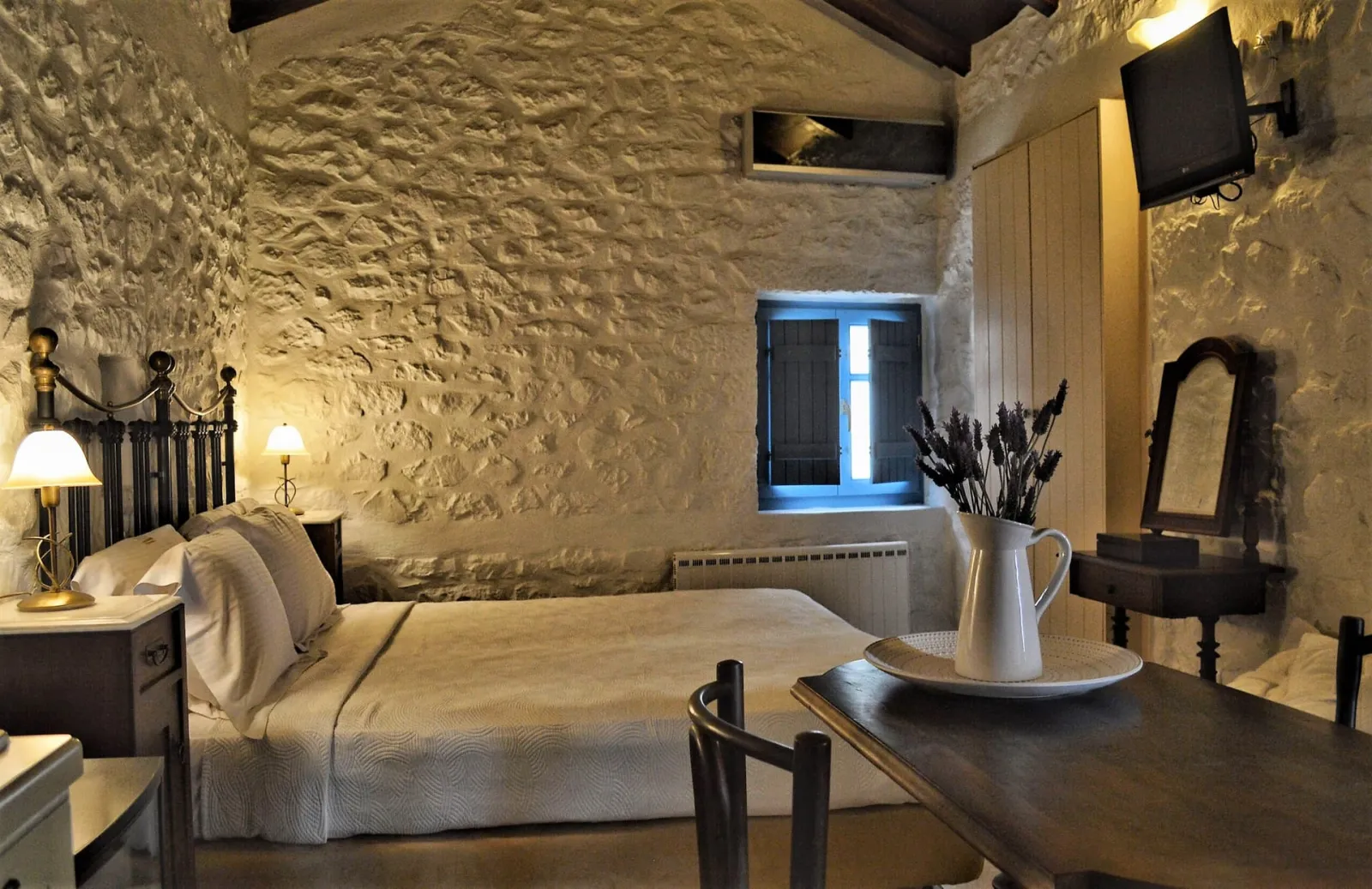Iliako B - Suite with queen-size bed mountain and sea views
