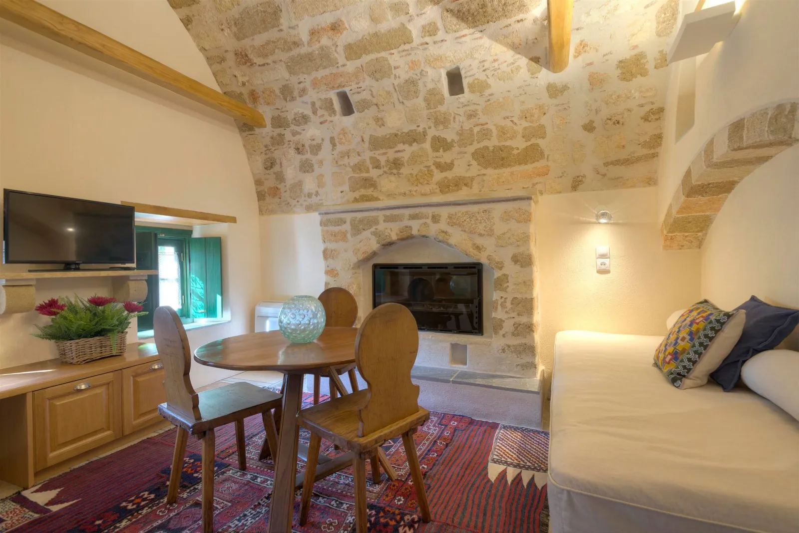One Bedroom Apartment