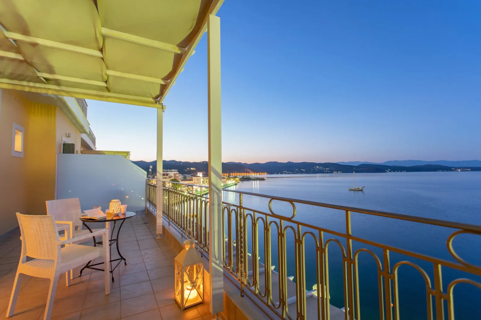 Superior Double Room with Terrace & Sea View