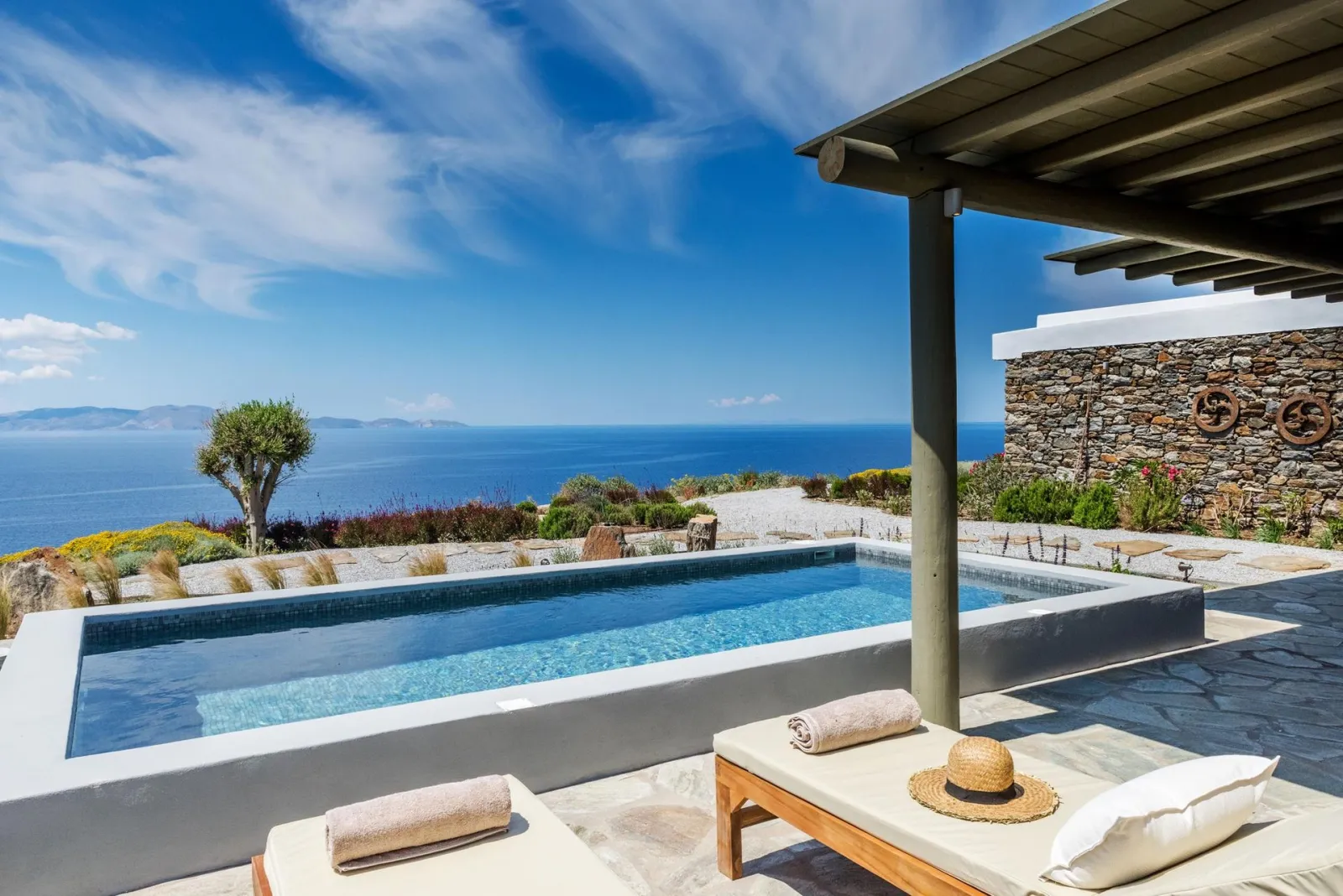 Honeymoon Suite with Private Pool &amp; Sea View