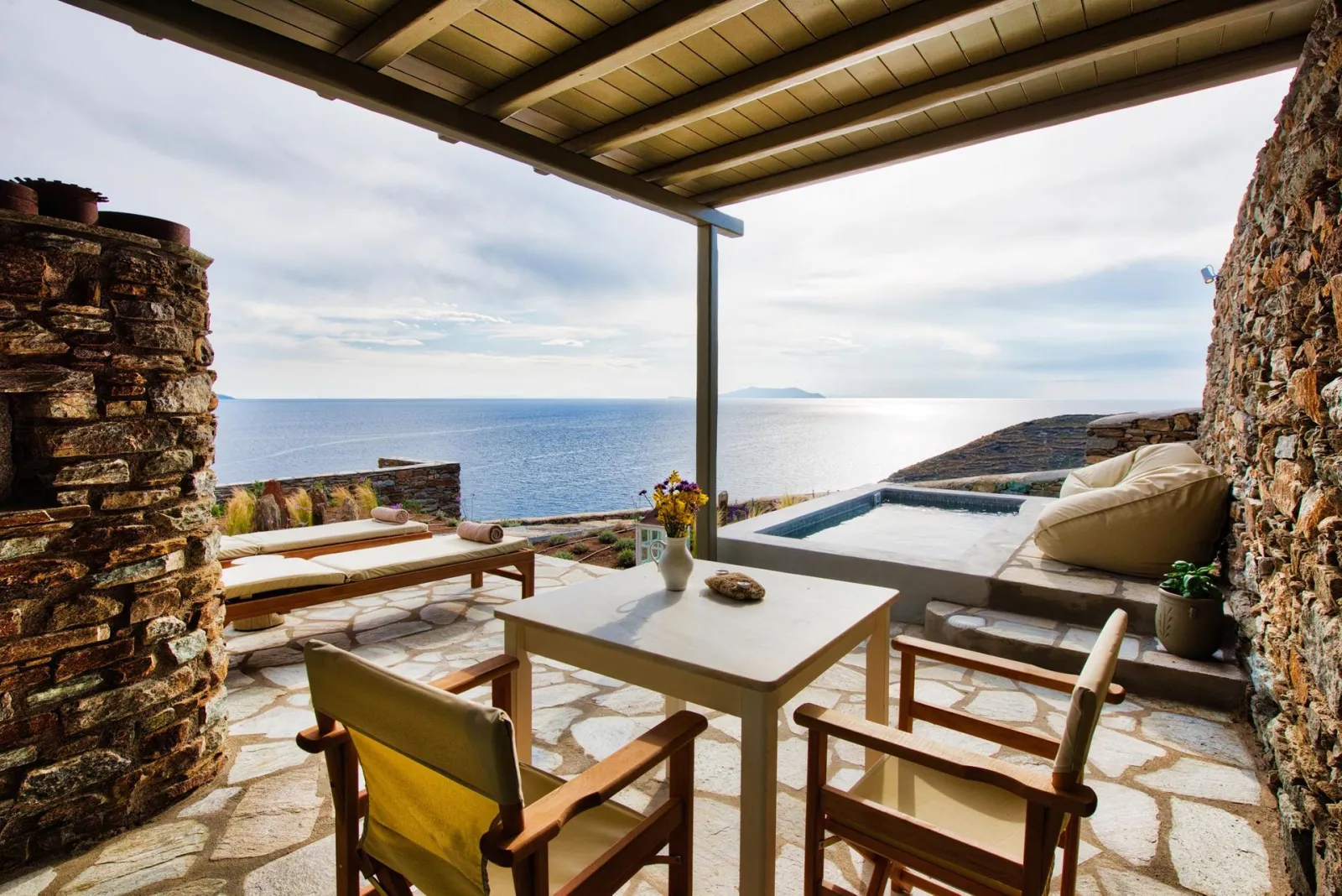 Cave Suite with Outdoor Hot Tub