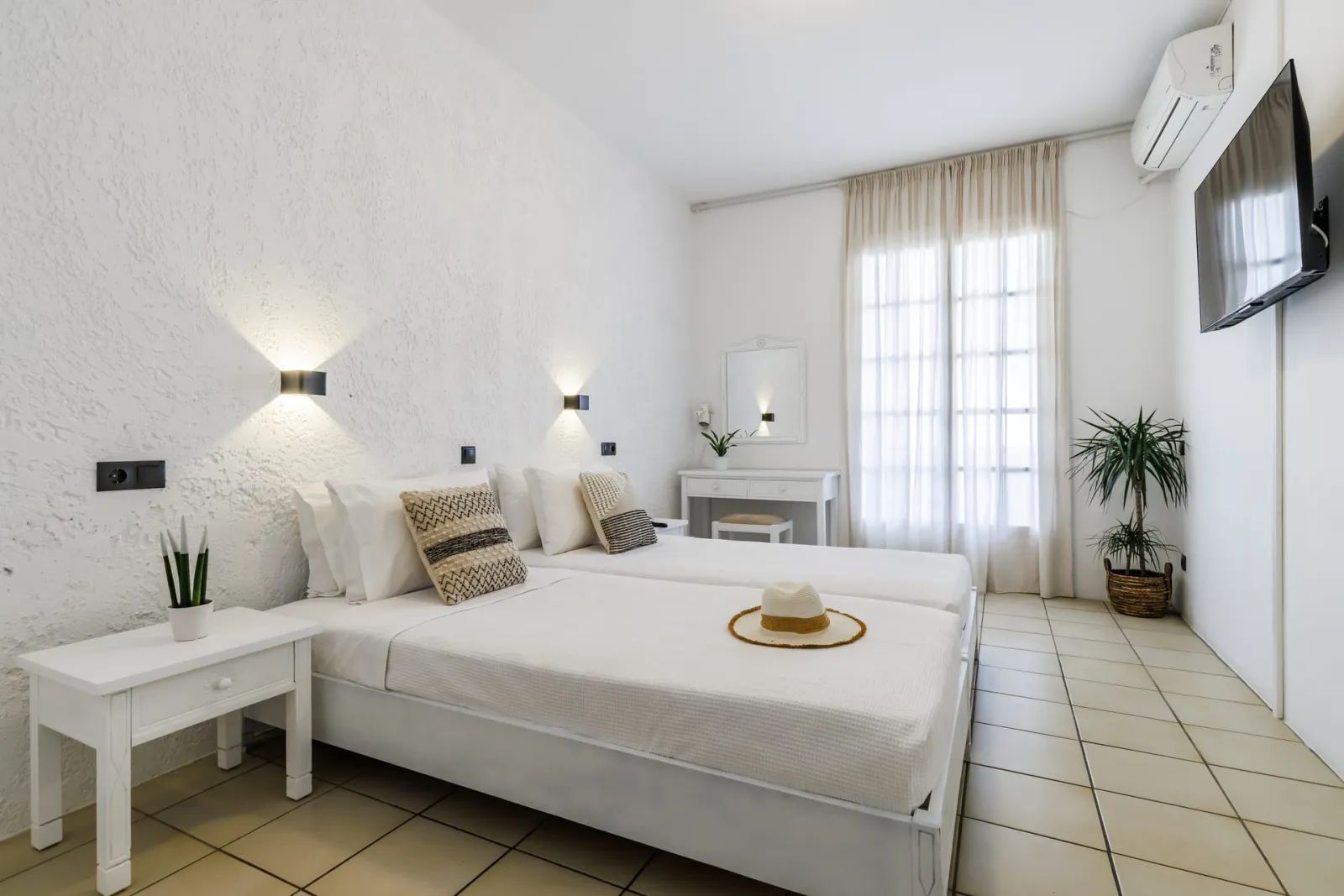 Smart Budget Room