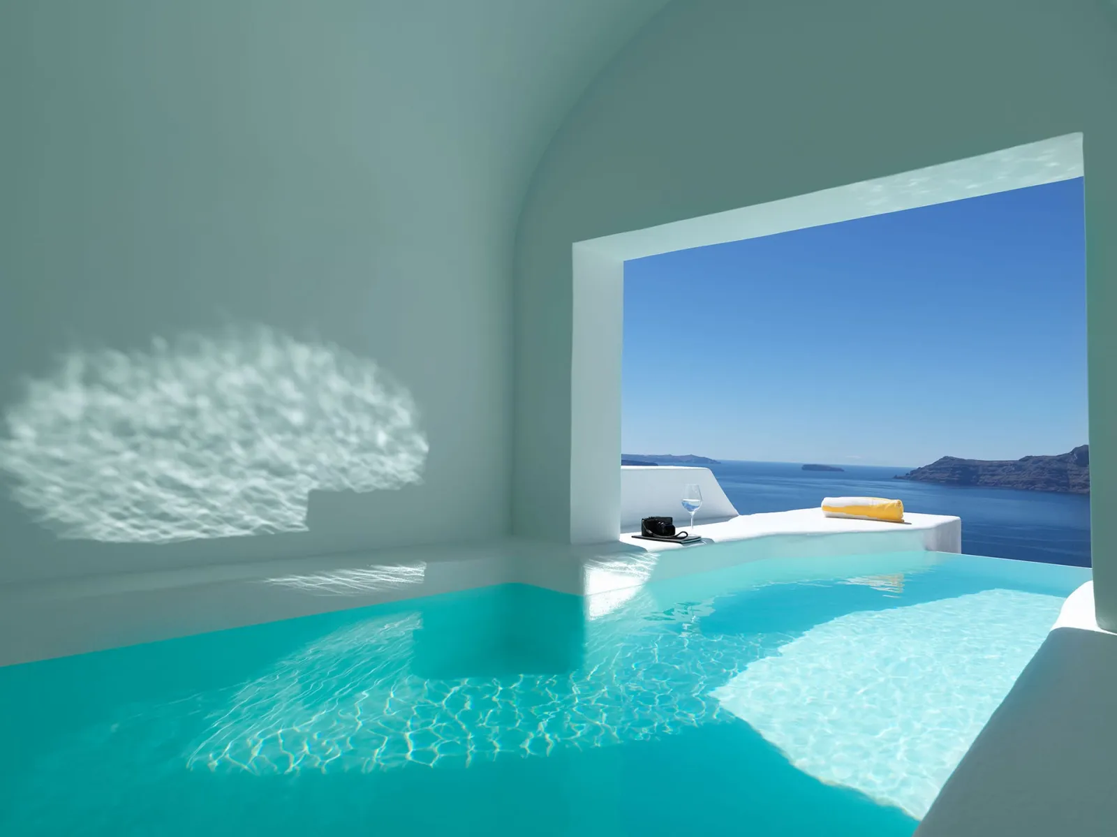 The Cave Horizon Suite – Pelagos House