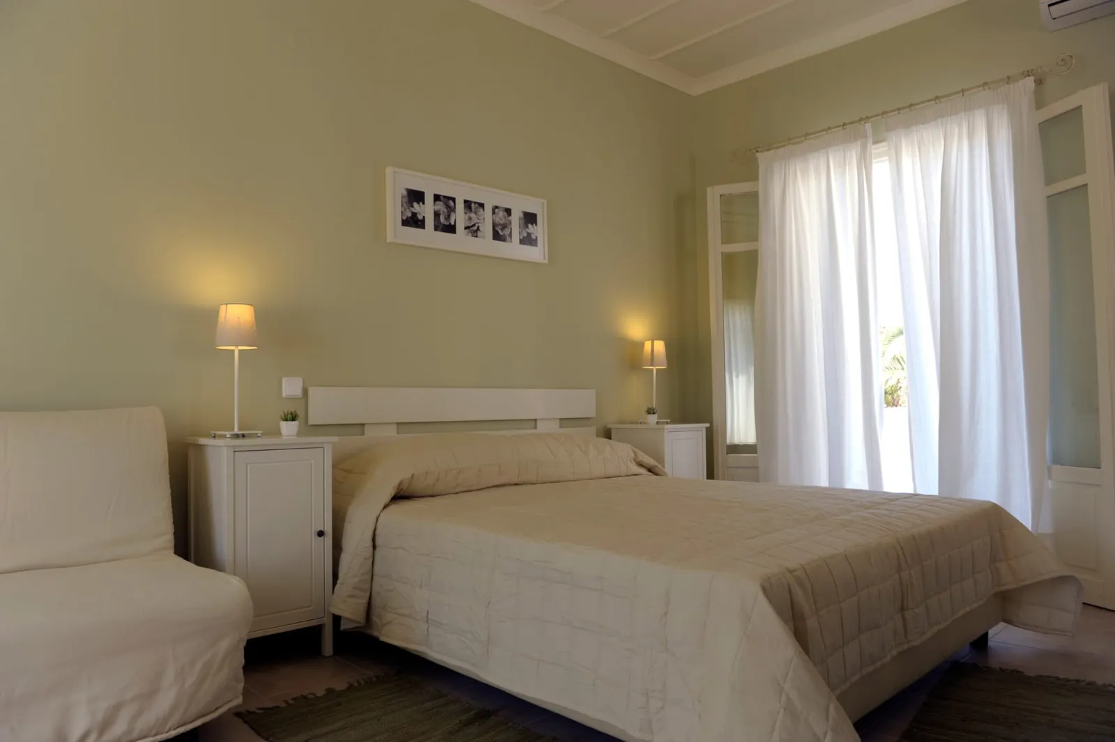 1-2 GROUND FLOOR SHARED VERANDA SIDE SEA VIEW