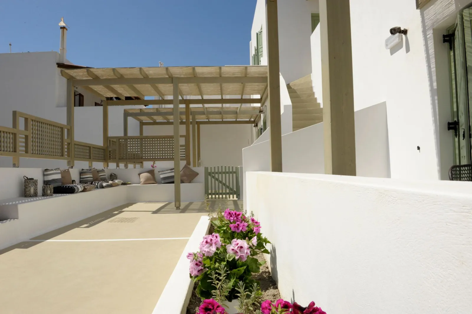 3 GROUND FLOOR SIDE SEA VIEW