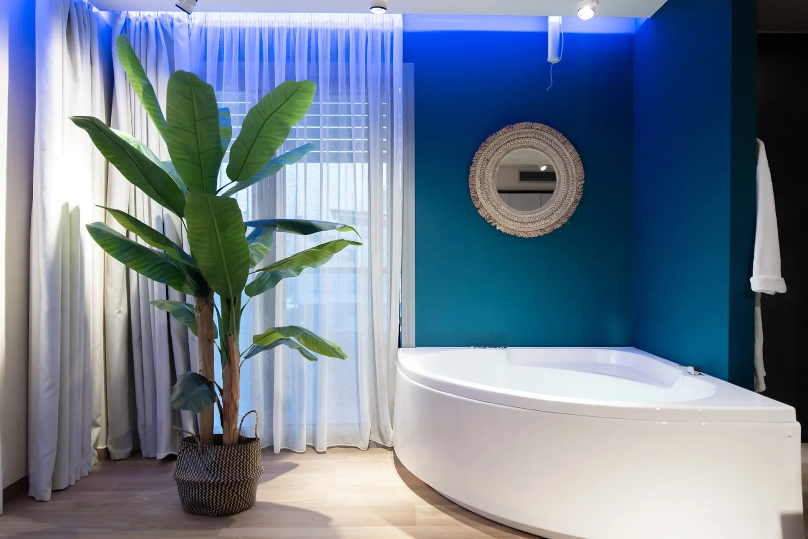 Suite with In-room Spa Bath