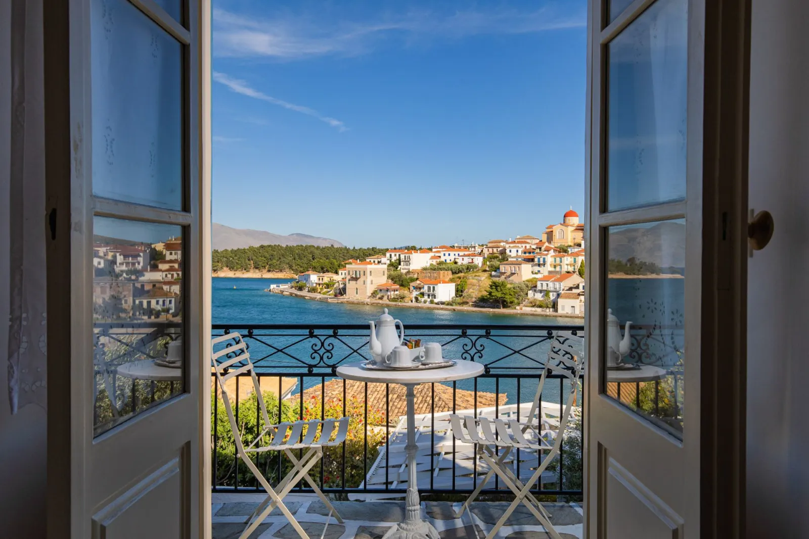 Athina J. Suite Sea View