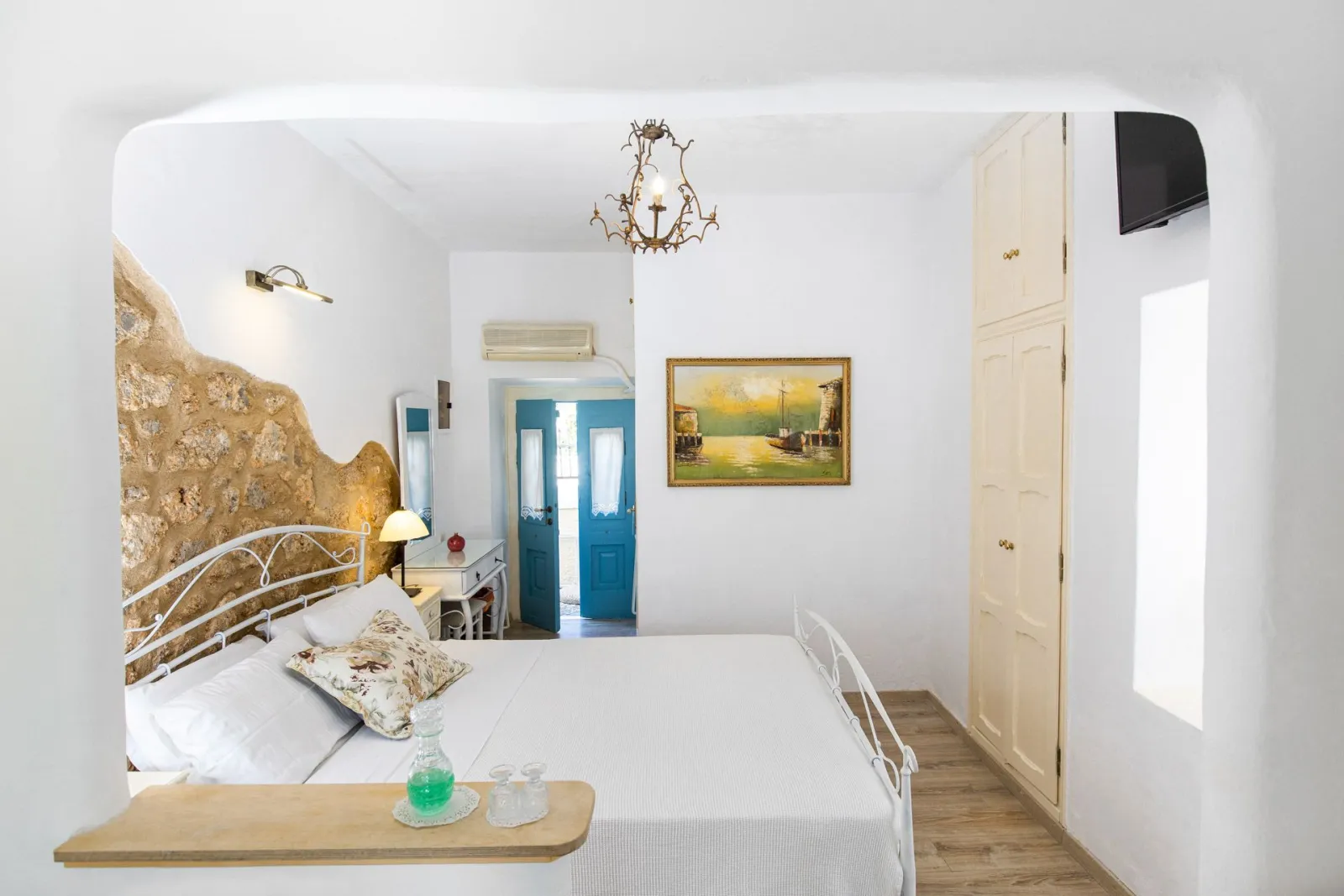 Pandora Deluxe Room
