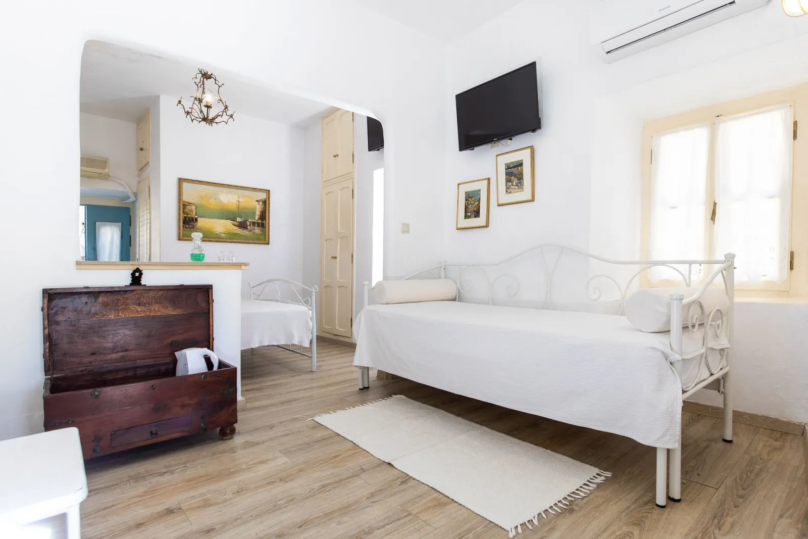 Pandora Deluxe Room