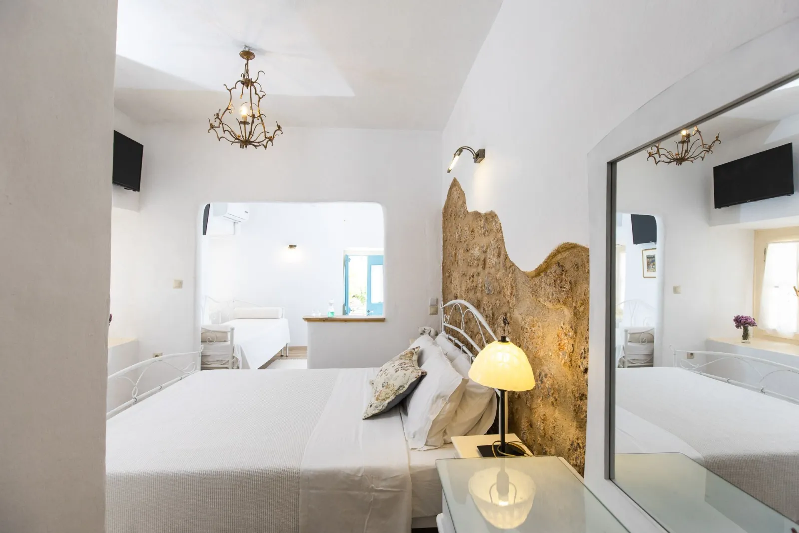Pandora Deluxe Room