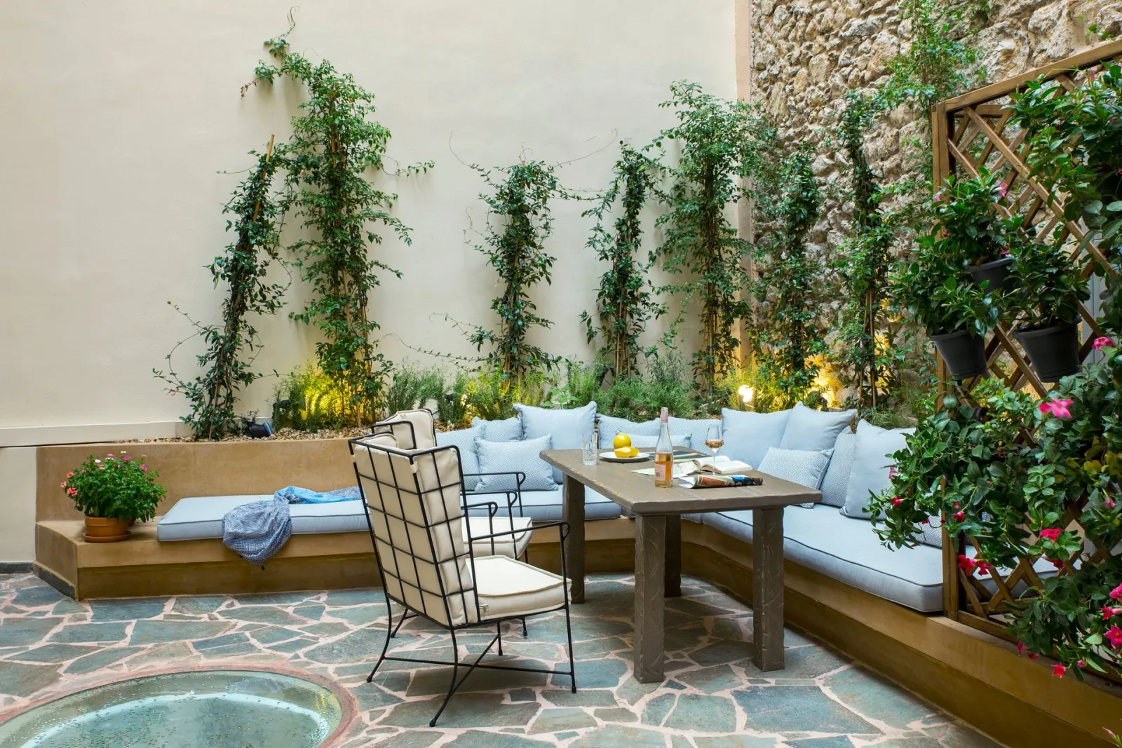 Courtyard Suite