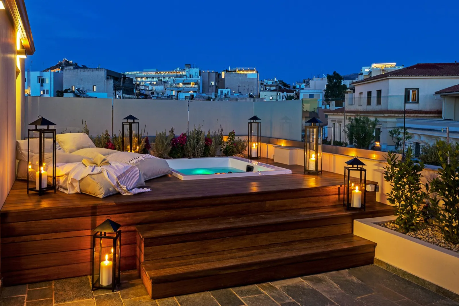 Iconic Suite with Acropolis View &amp; Private Jacuzzi