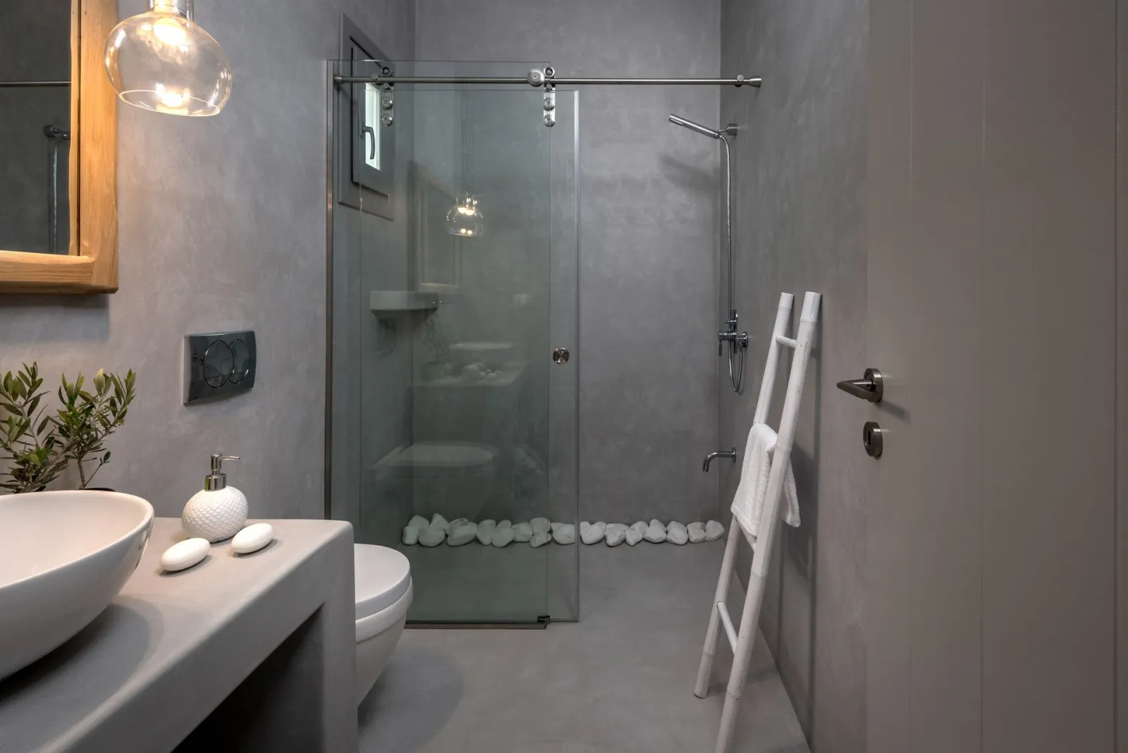 Suite Seven
