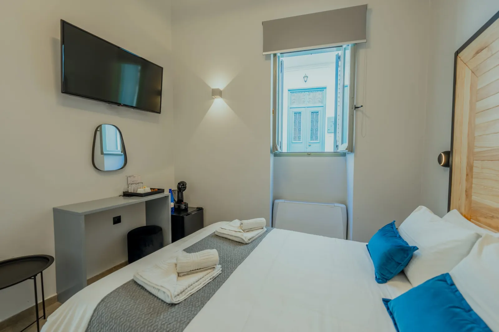 Classic Room (No. 1)