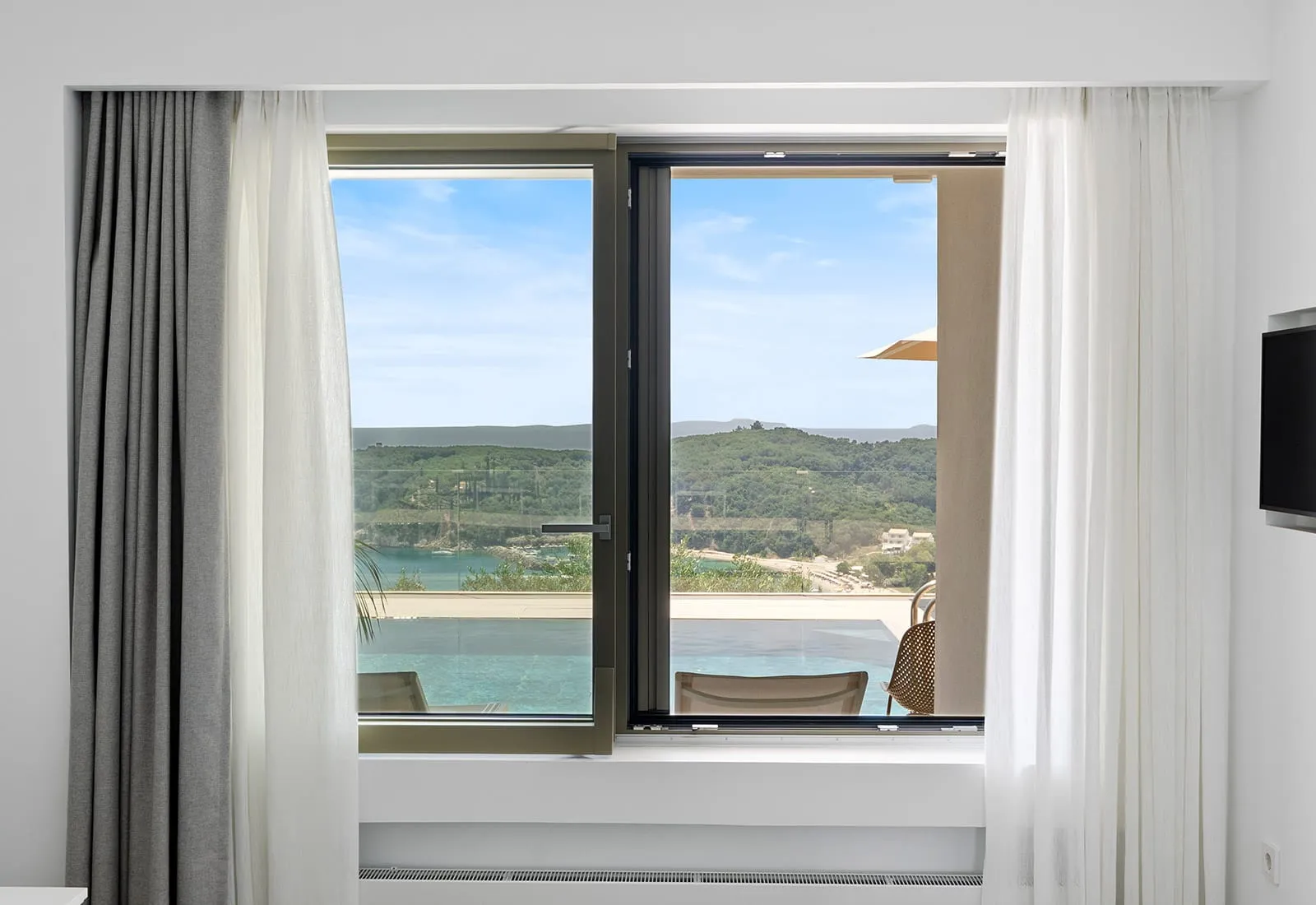 Deluxe Suite with Sea View