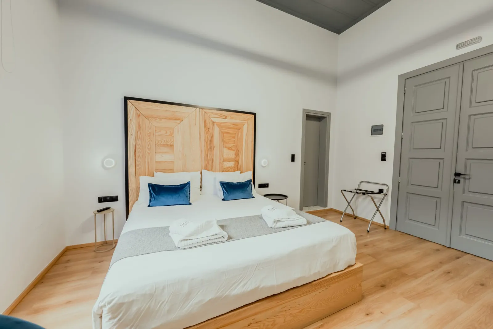 Supreme Room (No. 3)
