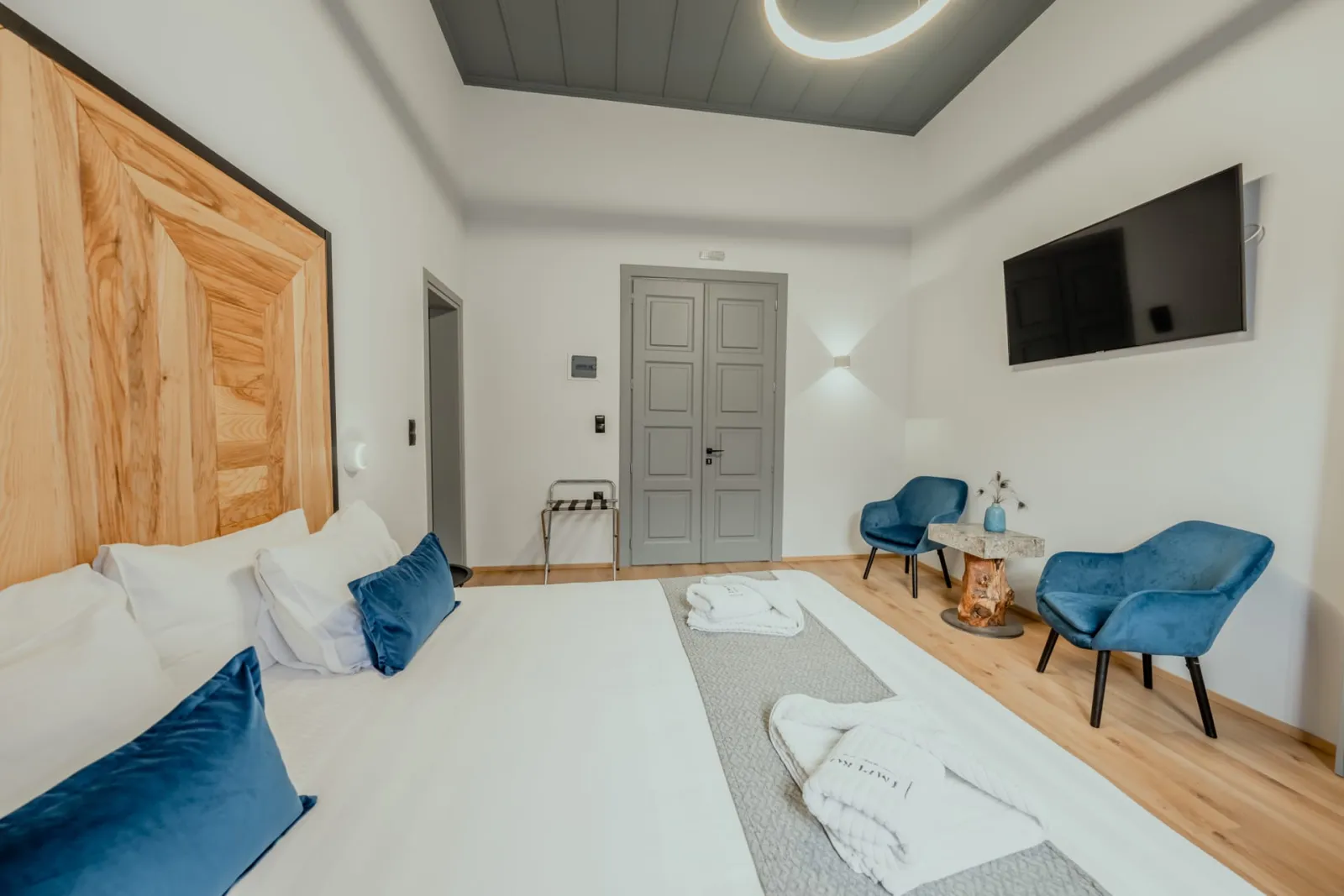 Supreme Room (No. 3)
