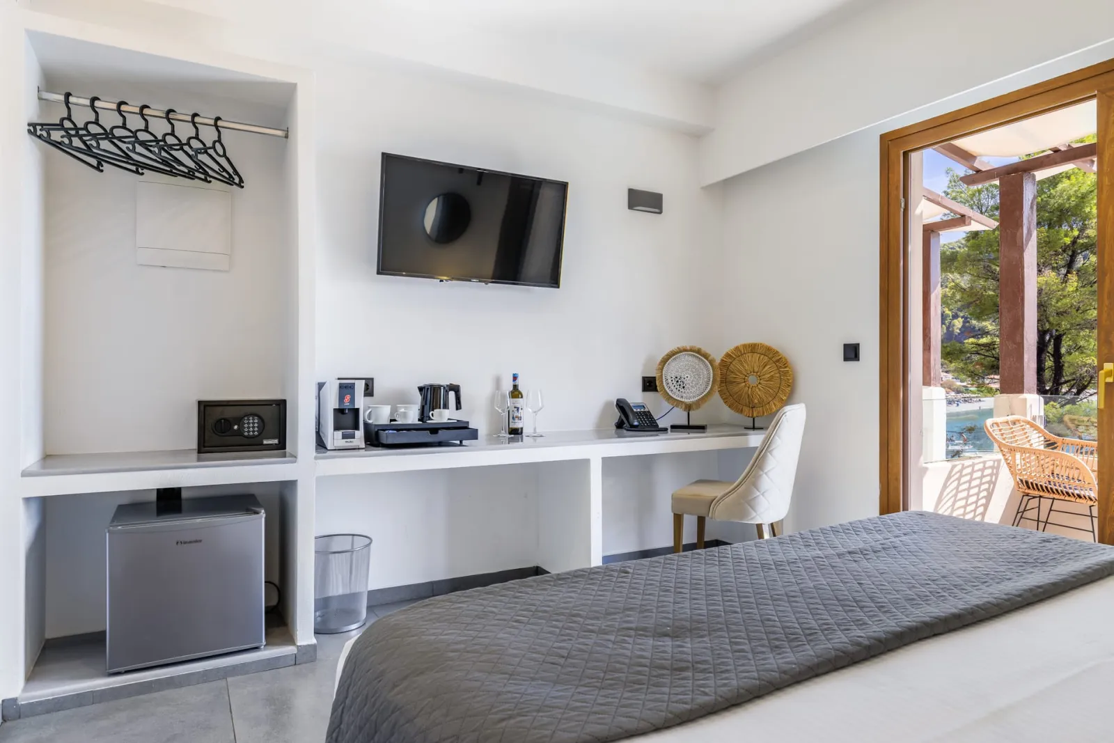 Superior Sea &amp; Sky View Double Room (15m²)(Delivered 2024)