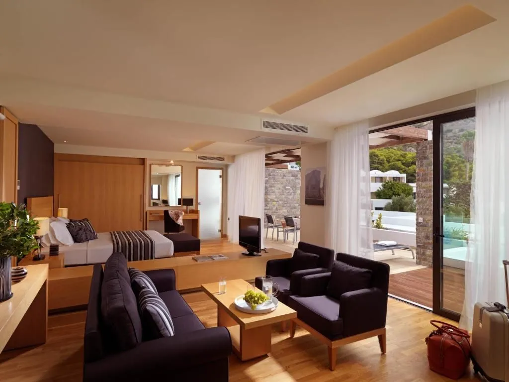 Deluxe Suite with Private Pool Sea View