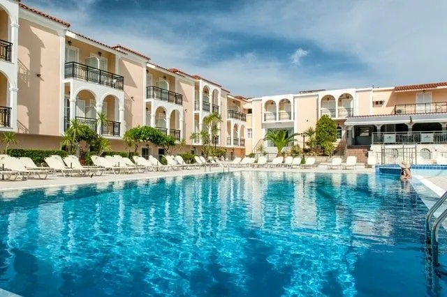 Superior Deluxe Sea View Suite with Jacuzzi