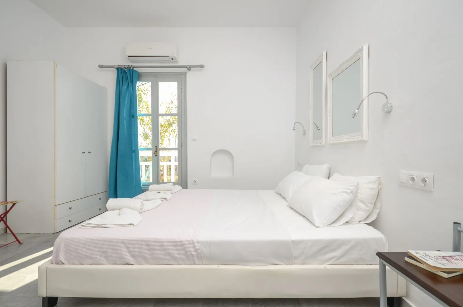 Depis Suites - Quadruple Studio