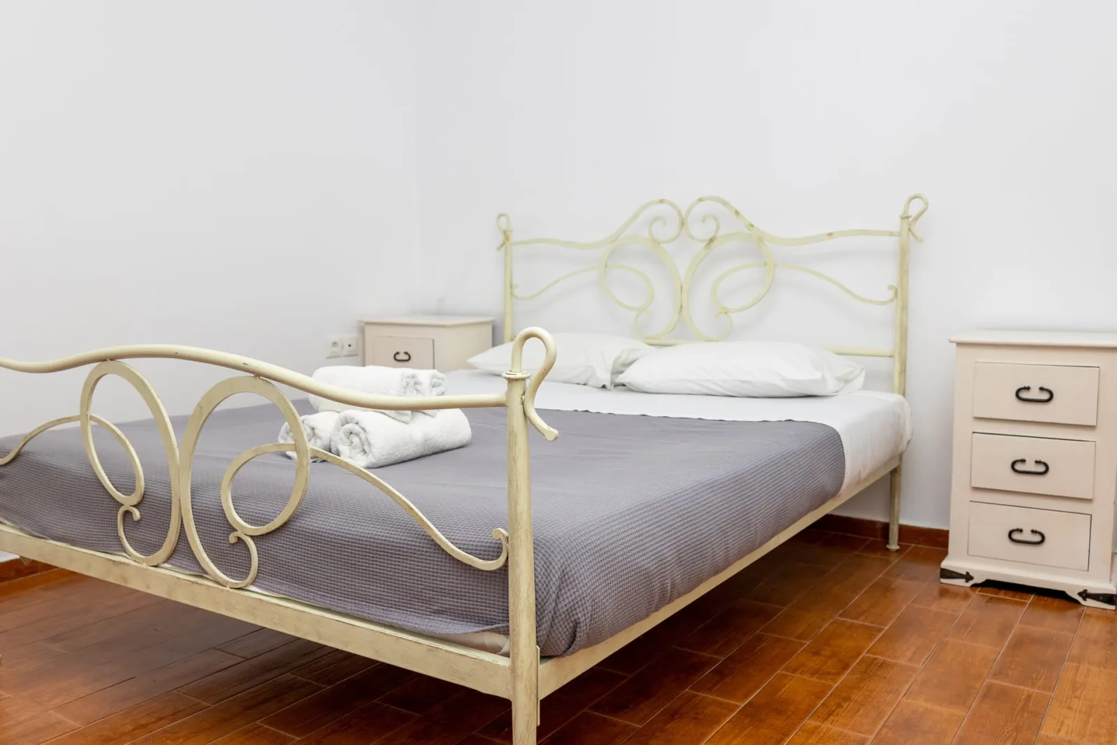 Depis Apartments - Apartment Two Bedroom