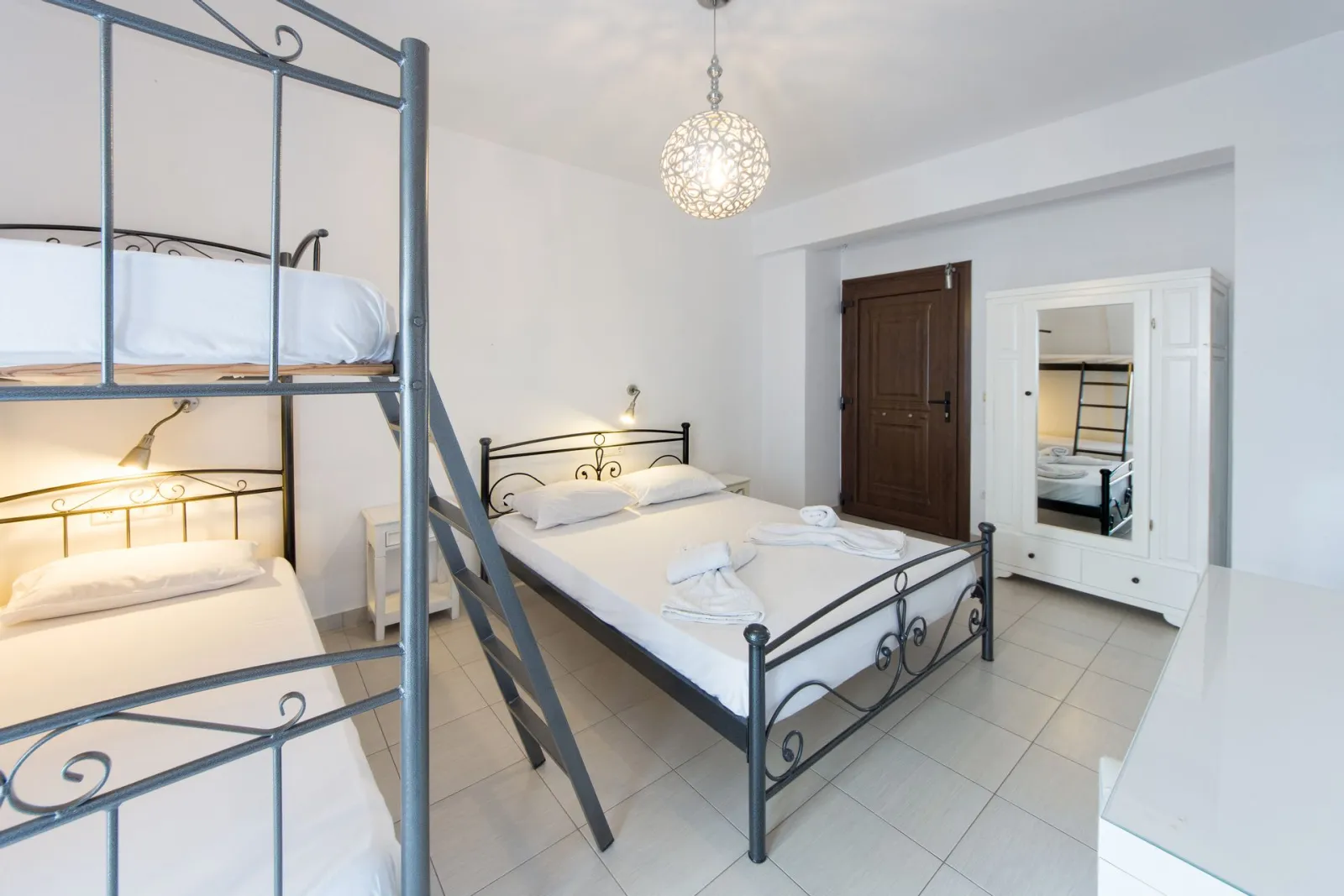 Depis-Economy quadruple room