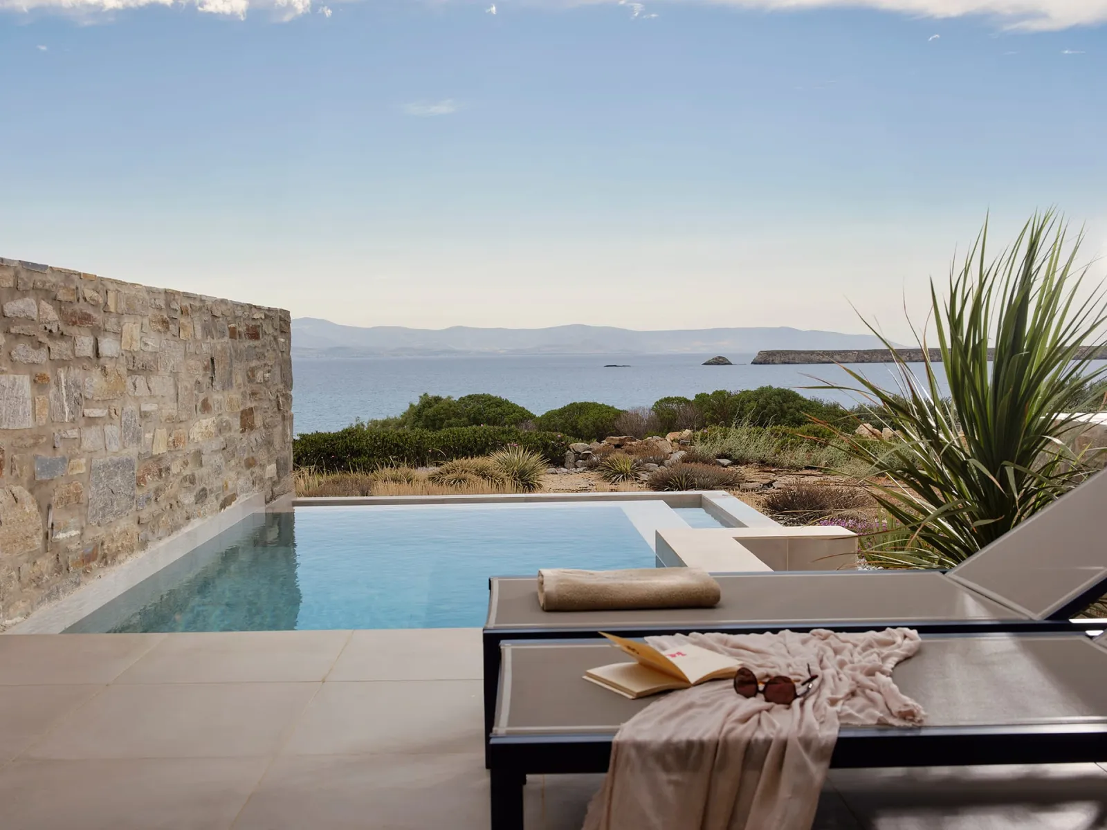 Junior Suite sea view private pool