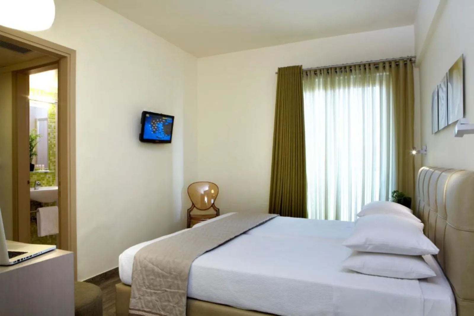 Double or Twin Room with Sea View 20m²